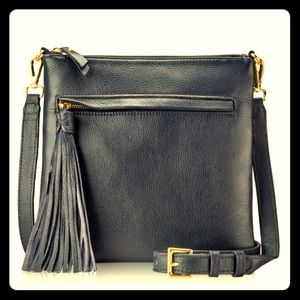 Scout Crossbody Bag in Black